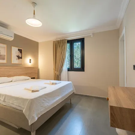 Luxury In The Center Of Hisaronu 别墅 *
