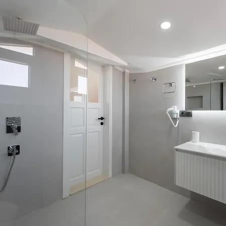 Luxury In The Center Of Hisaronu 别墅 费特希耶