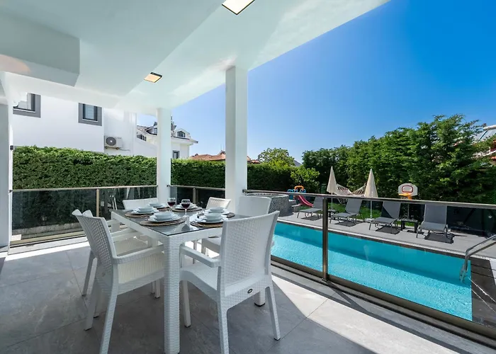 Vila Luxury In The Center Of Hisaronu