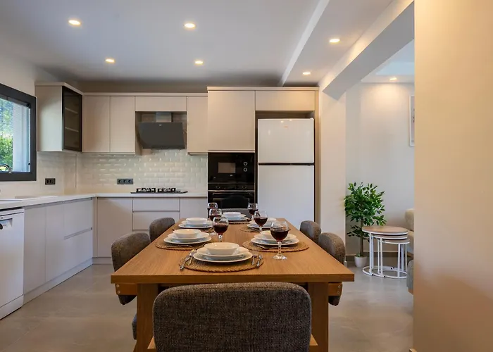 Vila Luxury In The Center Of Hisaronu *