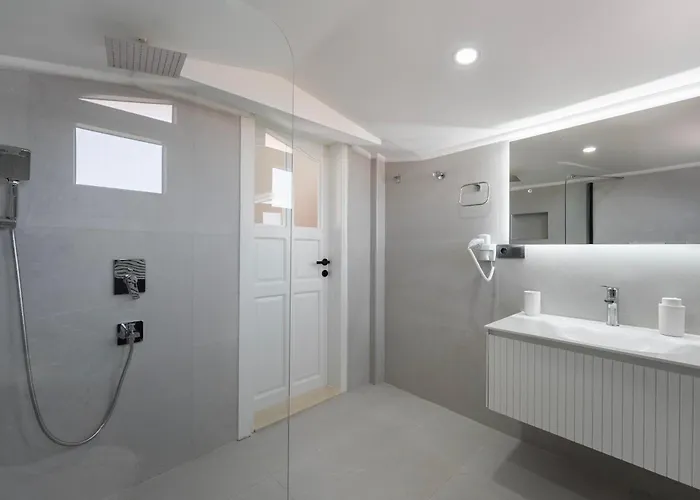 Luxury In The Center Of Hisaronu Vila Fethiye