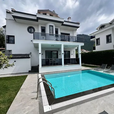 Villa Luxury In The Center Of Hisaronu